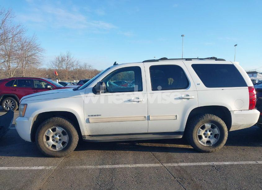 Photo 14 of 2010 Chevrolet Tahoe LT (VIN 1GNUKBE01AR120491)