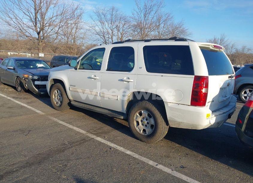 Photo 3 of 2010 Chevrolet Tahoe LT (VIN 1GNUKBE01AR120491)