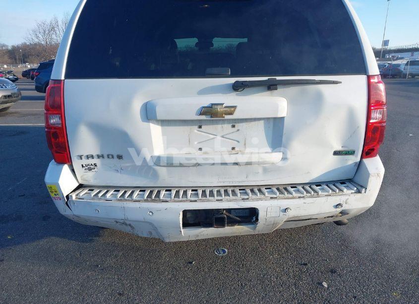 Photo 6 of 2010 Chevrolet Tahoe LT (VIN 1GNUKBE01AR120491)