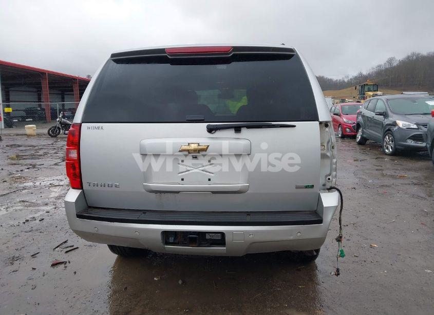 Photo 16 of 2010 Chevrolet Tahoe LT (VIN 1GNUKBE01AR188001)