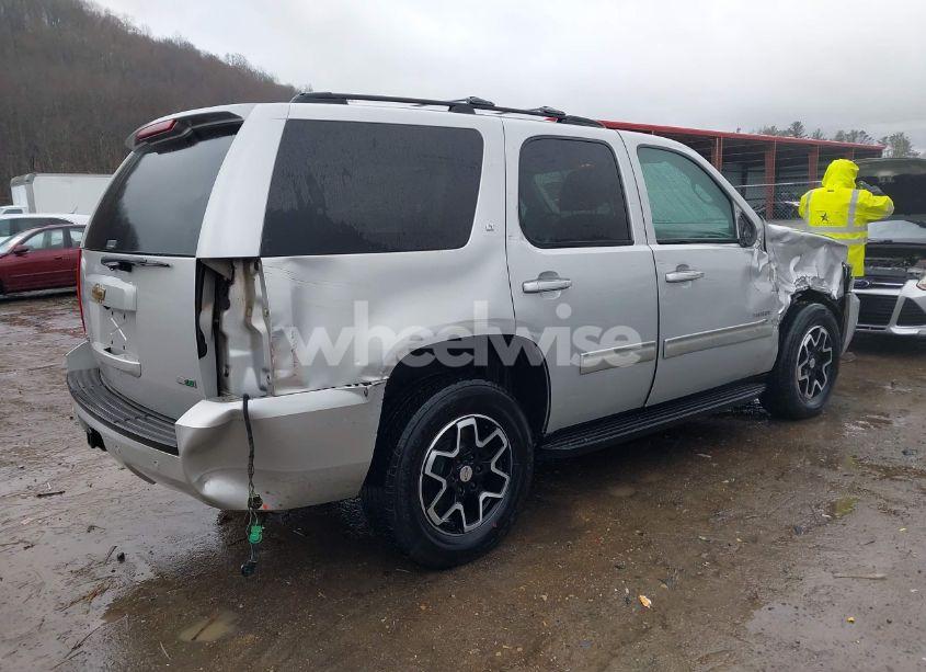 Photo 4 of 2010 Chevrolet Tahoe LT (VIN 1GNUKBE01AR188001)