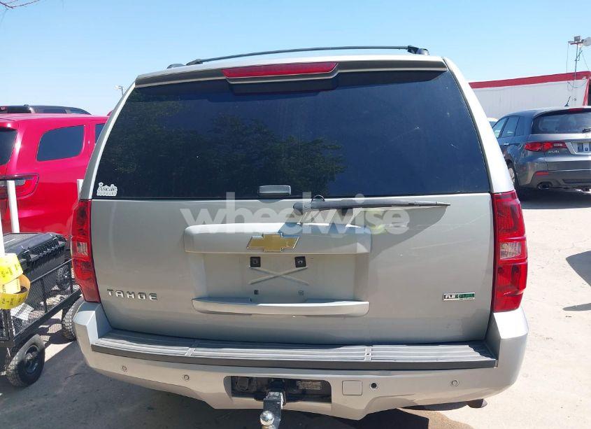 Photo 16 of 2010 Chevrolet Tahoe LT (VIN 1GNUKBE02AR232359)