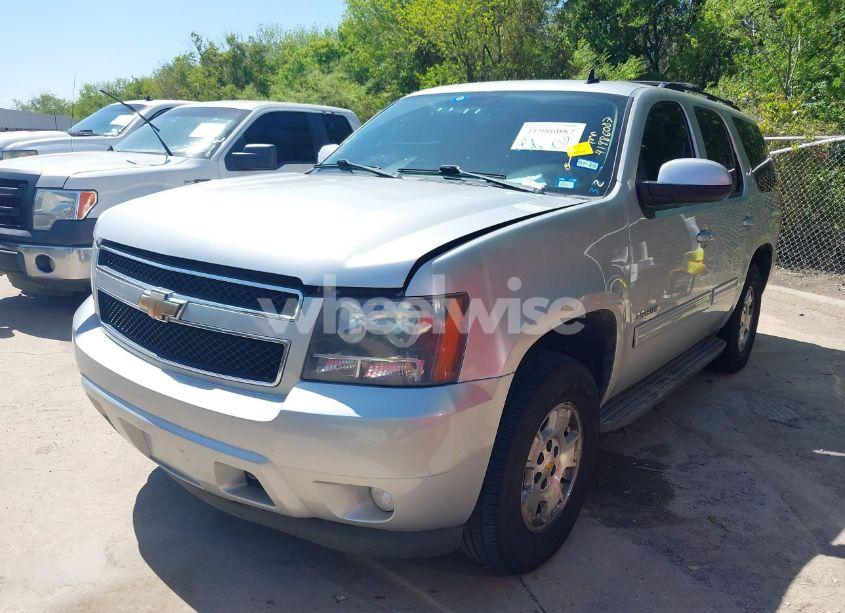 Photo 2 of 2010 Chevrolet Tahoe LT (VIN 1GNUKBE02AR232359)