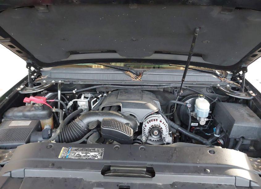 Photo 10 of 2010 Chevrolet Tahoe LT (VIN 1GNUKBE03AR181938)