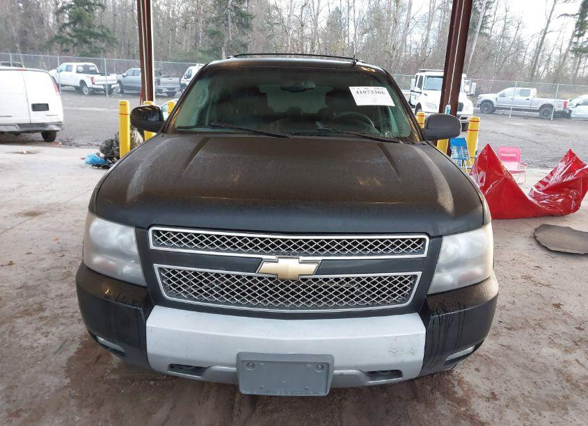 Photo 12 of 2010 Chevrolet Tahoe LT (VIN 1GNUKBE03AR181938)