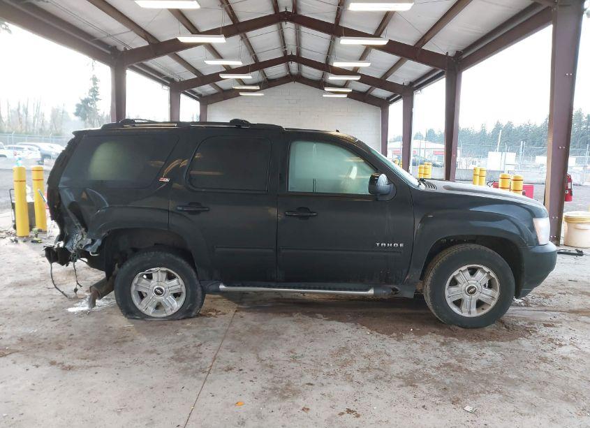 Photo 13 of 2010 Chevrolet Tahoe LT (VIN 1GNUKBE03AR181938)