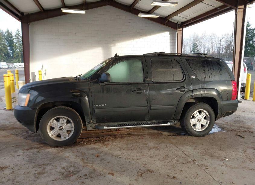 Photo 14 of 2010 Chevrolet Tahoe LT (VIN 1GNUKBE03AR181938)