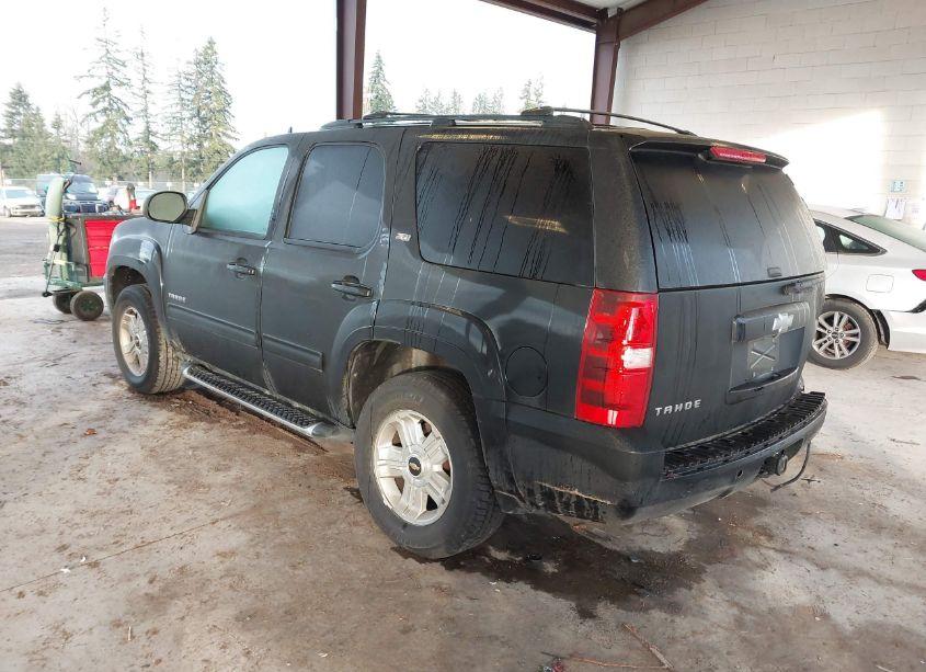 Photo 3 of 2010 Chevrolet Tahoe LT (VIN 1GNUKBE03AR181938)