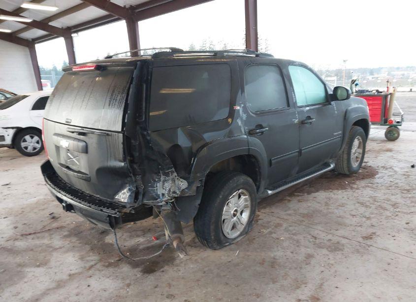 Photo 4 of 2010 Chevrolet Tahoe LT (VIN 1GNUKBE03AR181938)