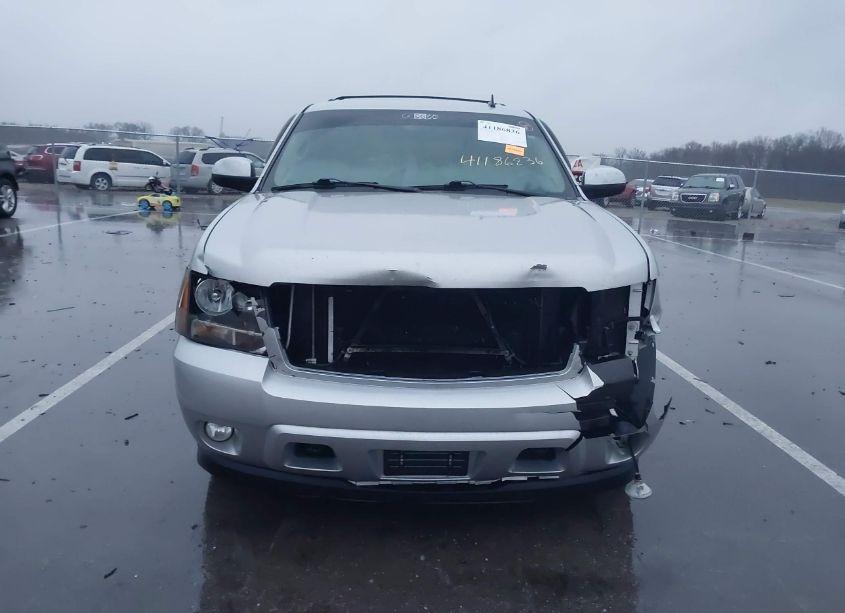 Photo 12 of 2010 Chevrolet Tahoe LT (VIN 1GNUKBE03AR263104)