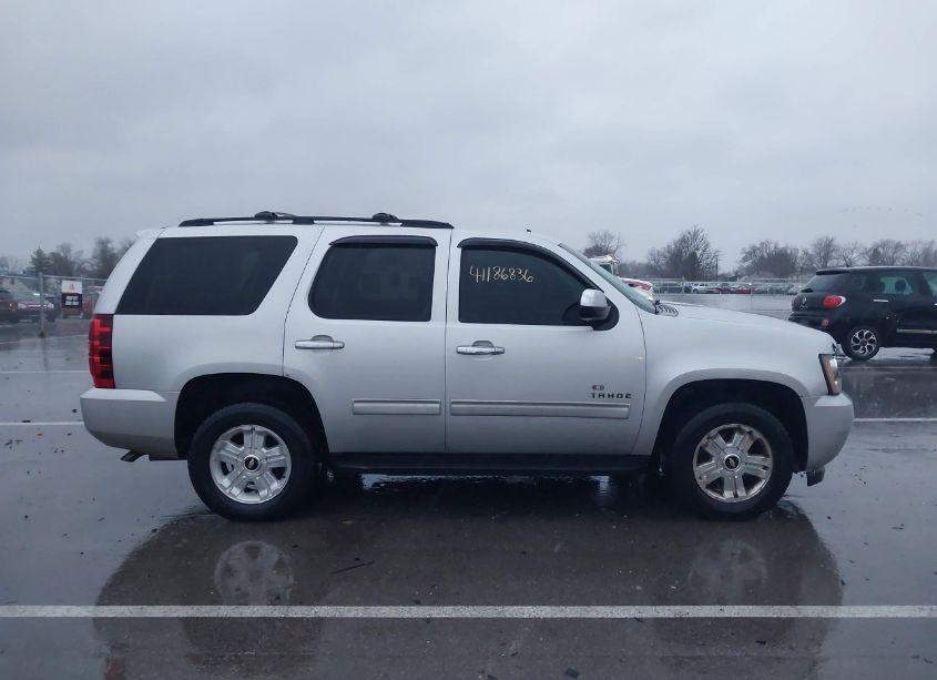 Photo 13 of 2010 Chevrolet Tahoe LT (VIN 1GNUKBE03AR263104)