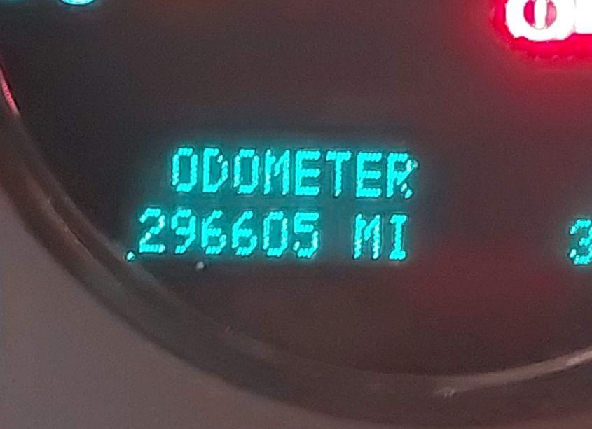 Photo 15 of 2010 Chevrolet Tahoe LT (VIN 1GNUKBE03AR263104)