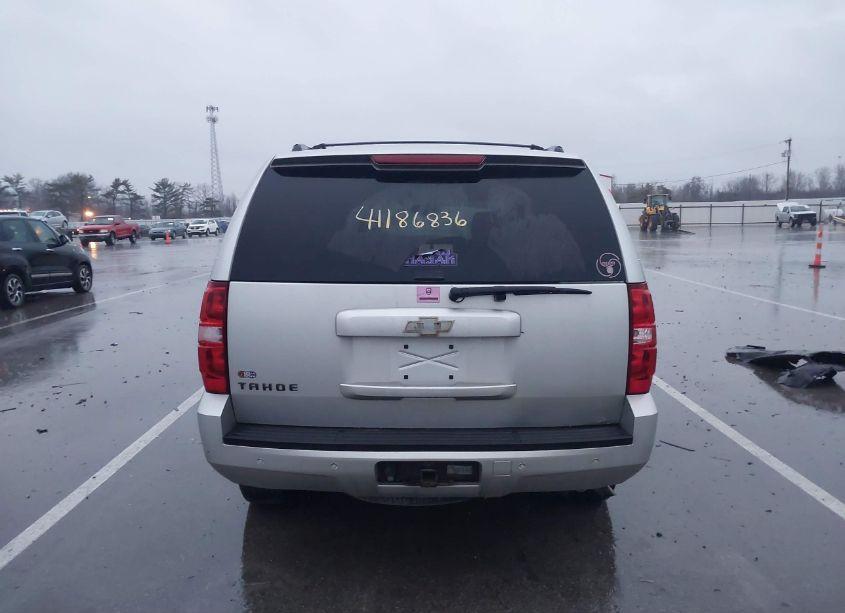 Photo 16 of 2010 Chevrolet Tahoe LT (VIN 1GNUKBE03AR263104)