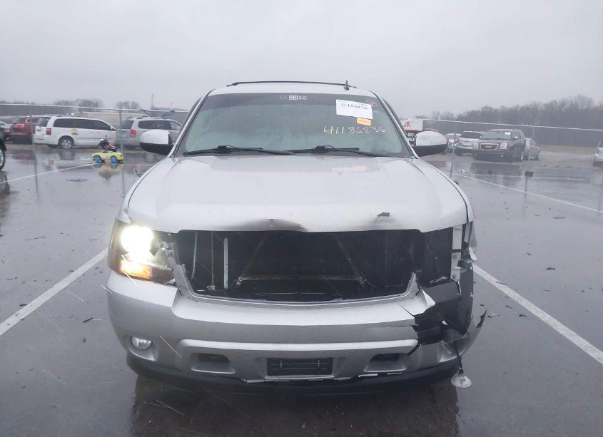 Photo 6 of 2010 Chevrolet Tahoe LT (VIN 1GNUKBE03AR263104)