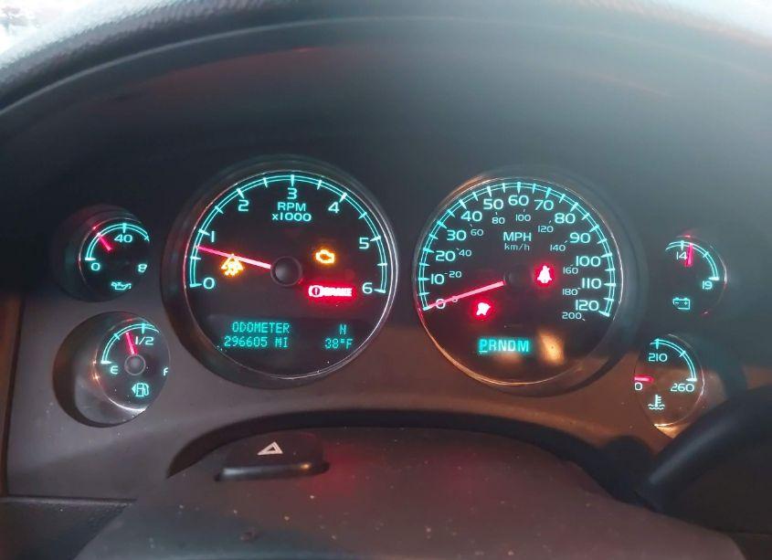 Photo 7 of 2010 Chevrolet Tahoe LT (VIN 1GNUKBE03AR263104)