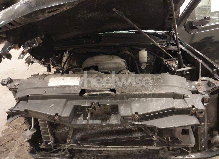 Photo 10 of 2010 Chevrolet Tahoe LT (VIN 1GNUKBE04AR231293)