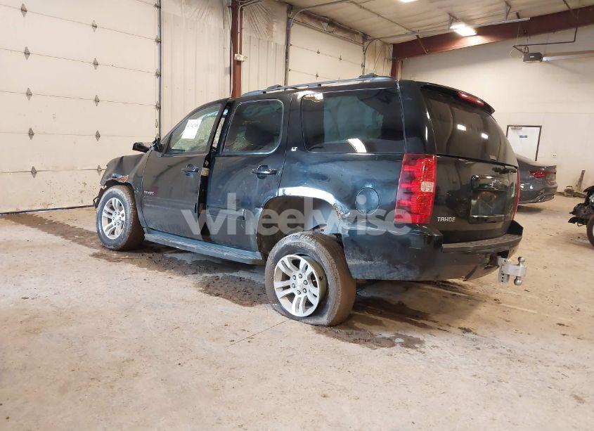 Photo 3 of 2010 Chevrolet Tahoe LT (VIN 1GNUKBE04AR231293)