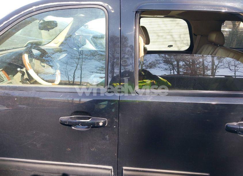 Photo 14 of 2010 Chevrolet Tahoe LT (VIN 1GNUKBE04AR242259)