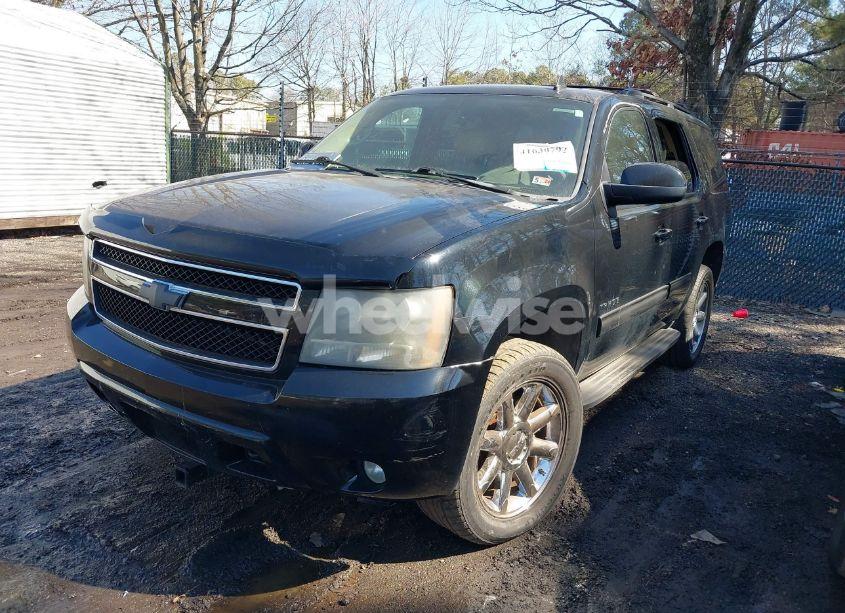 Photo 2 of 2010 Chevrolet Tahoe LT (VIN 1GNUKBE04AR242259)