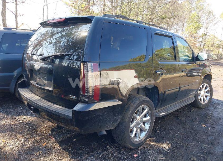 Photo 4 of 2010 Chevrolet Tahoe LT (VIN 1GNUKBE04AR242259)