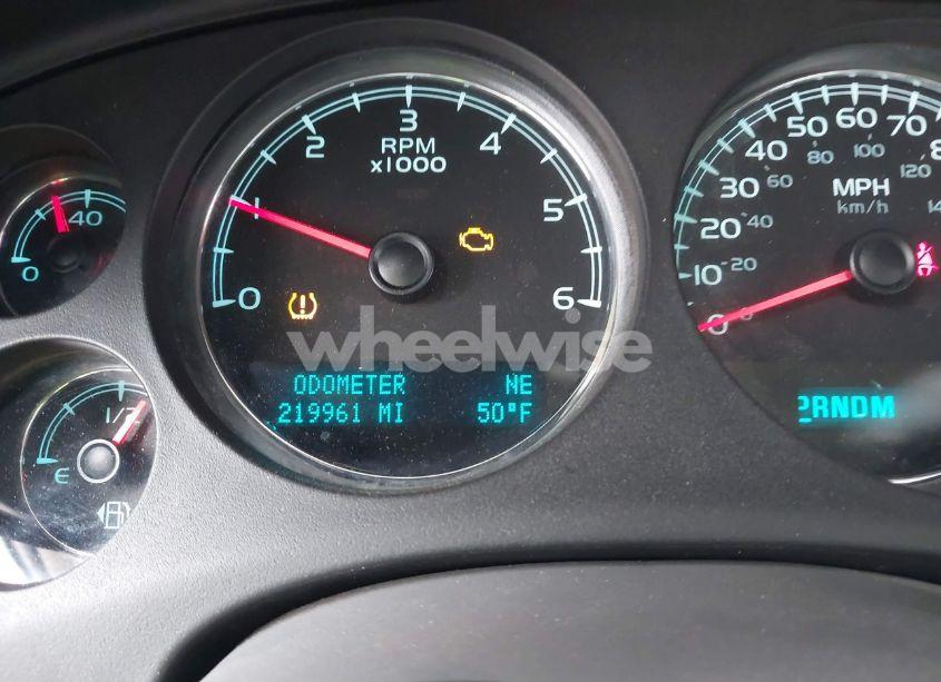 Photo 15 of 2010 Chevrolet Tahoe LT (VIN 1GNUKBE04AR278209)