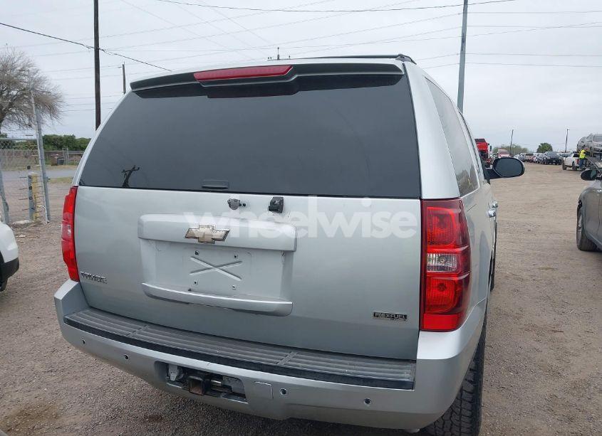Photo 16 of 2010 Chevrolet Tahoe LT (VIN 1GNUKBE04AR278209)