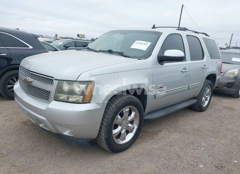 Photo 2 of 2010 Chevrolet Tahoe LT (VIN 1GNUKBE04AR278209)