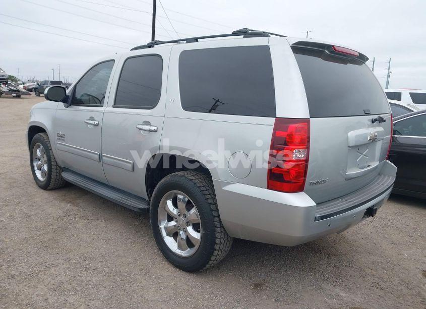 Photo 3 of 2010 Chevrolet Tahoe LT (VIN 1GNUKBE04AR278209)
