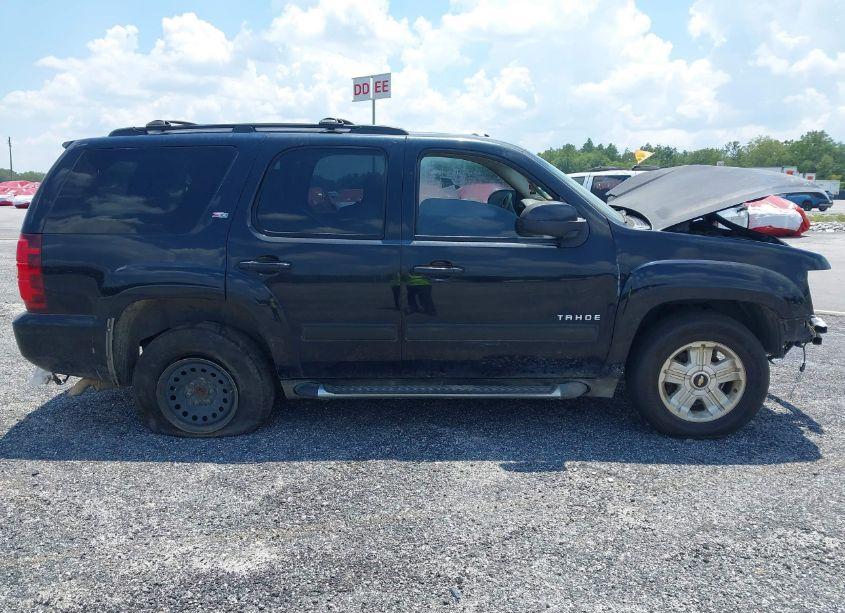 Photo 13 of 2010 Chevrolet Tahoe LT (VIN 1GNUKBE05AR100678)