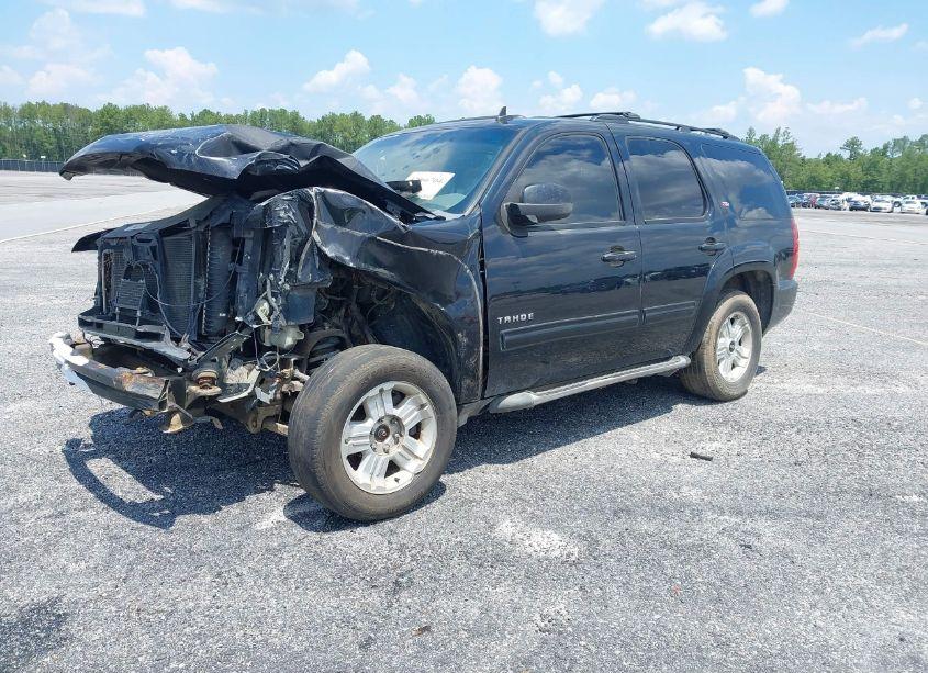 Photo 2 of 2010 Chevrolet Tahoe LT (VIN 1GNUKBE05AR100678)
