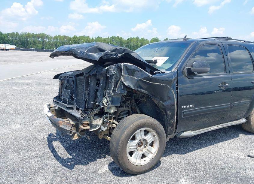 Photo 6 of 2010 Chevrolet Tahoe LT (VIN 1GNUKBE05AR100678)