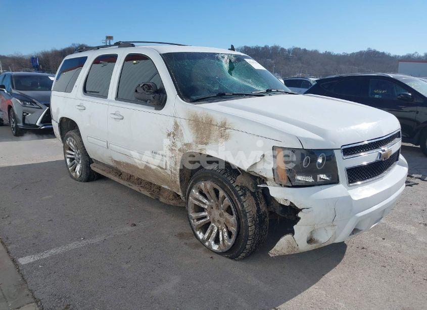 2010 Chevrolet Tahoe LT (VIN 1GNUKBE06AR270953) main photo