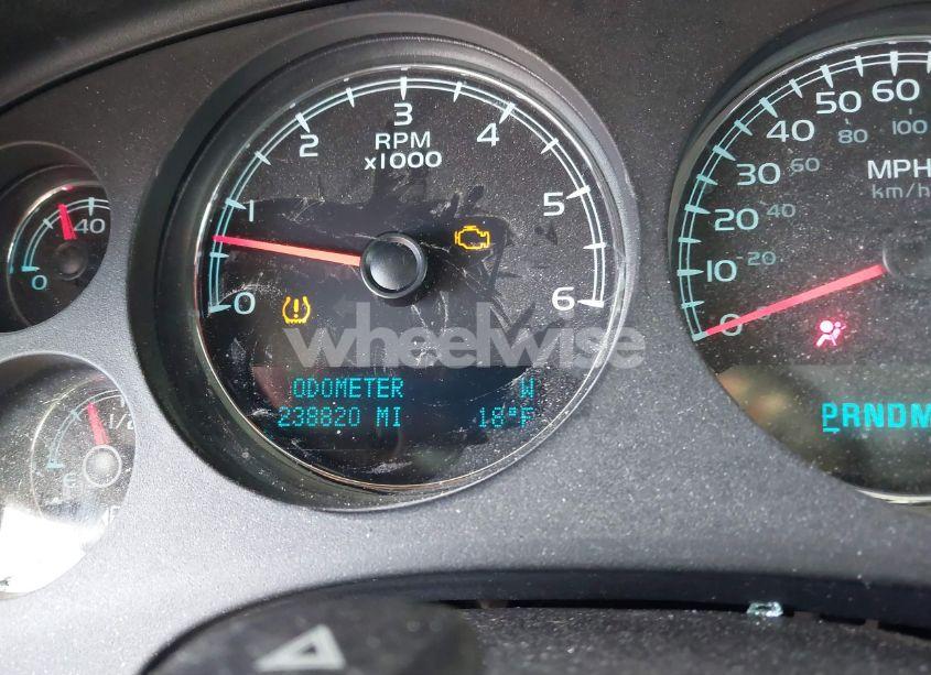 Photo 15 of 2010 Chevrolet Tahoe LT (VIN 1GNUKBE06AR270953)