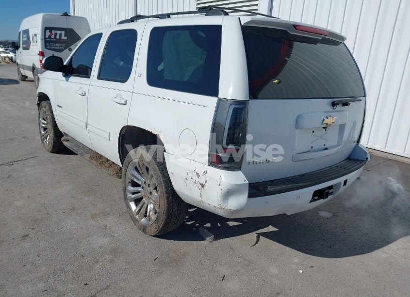 Photo 3 of 2010 Chevrolet Tahoe LT (VIN 1GNUKBE06AR270953)