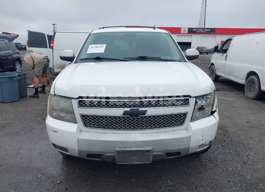 Photo 12 of 2010 Chevrolet Tahoe LT (VIN 1GNUKBE06AR284657)