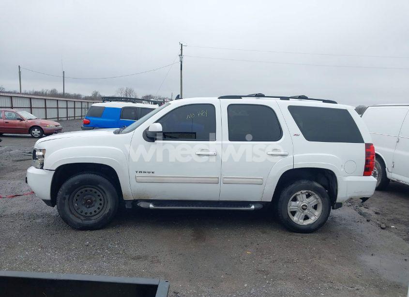 Photo 14 of 2010 Chevrolet Tahoe LT (VIN 1GNUKBE06AR284657)