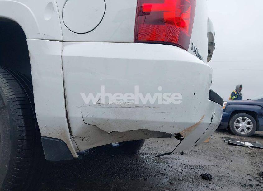 Photo 17 of 2010 Chevrolet Tahoe LT (VIN 1GNUKBE06AR284657)