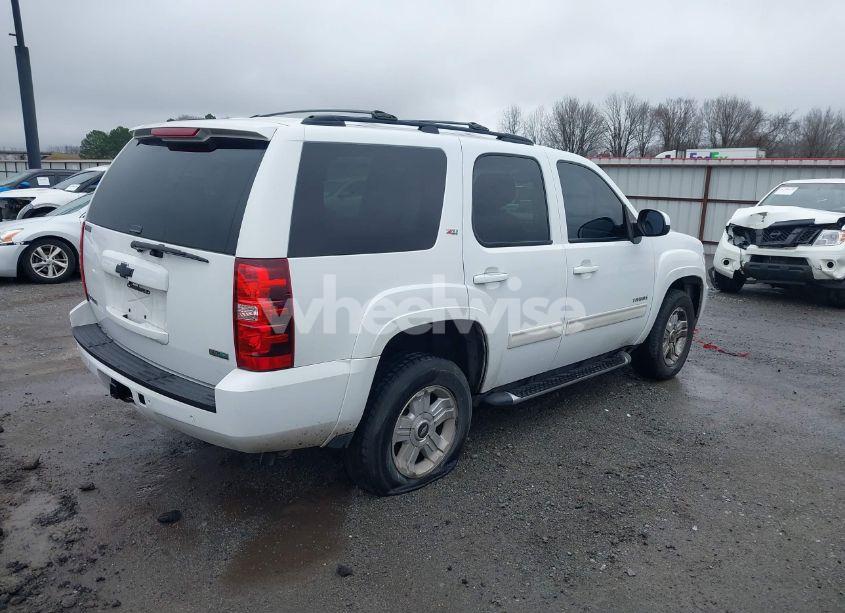 Photo 4 of 2010 Chevrolet Tahoe LT (VIN 1GNUKBE06AR284657)
