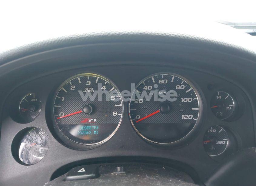 Photo 7 of 2010 Chevrolet Tahoe LT (VIN 1GNUKBE06AR284657)