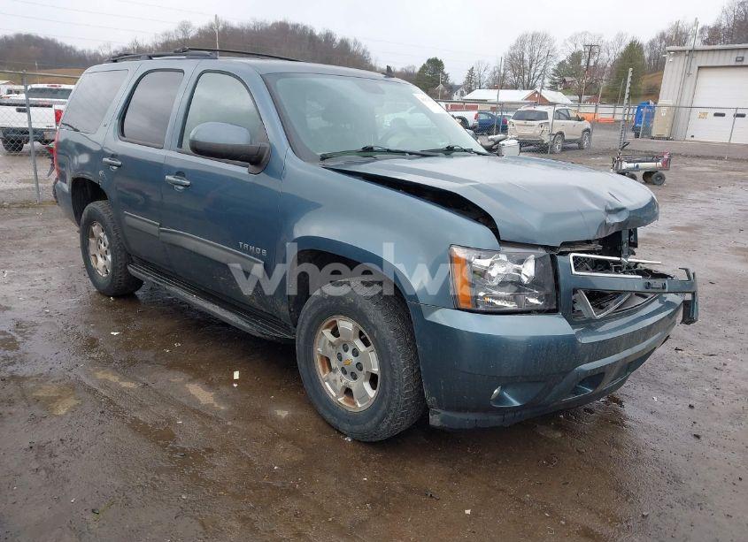 2010 Chevrolet Tahoe LT (VIN 1GNUKBE07AR141877) main photo