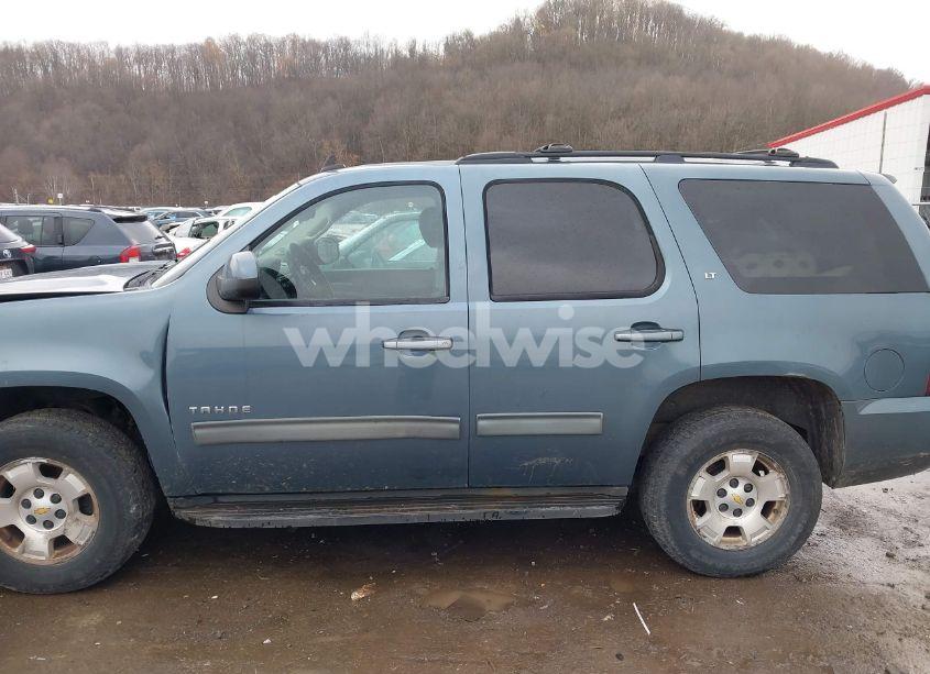 Photo 15 of 2010 Chevrolet Tahoe LT (VIN 1GNUKBE07AR141877)
