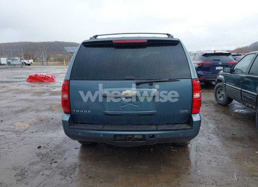 Photo 17 of 2010 Chevrolet Tahoe LT (VIN 1GNUKBE07AR141877)