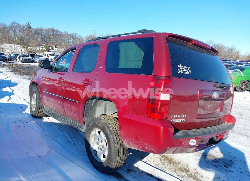 Photo 3 of 2010 Chevrolet Tahoe LT (VIN 1GNUKBE07AR258911)
