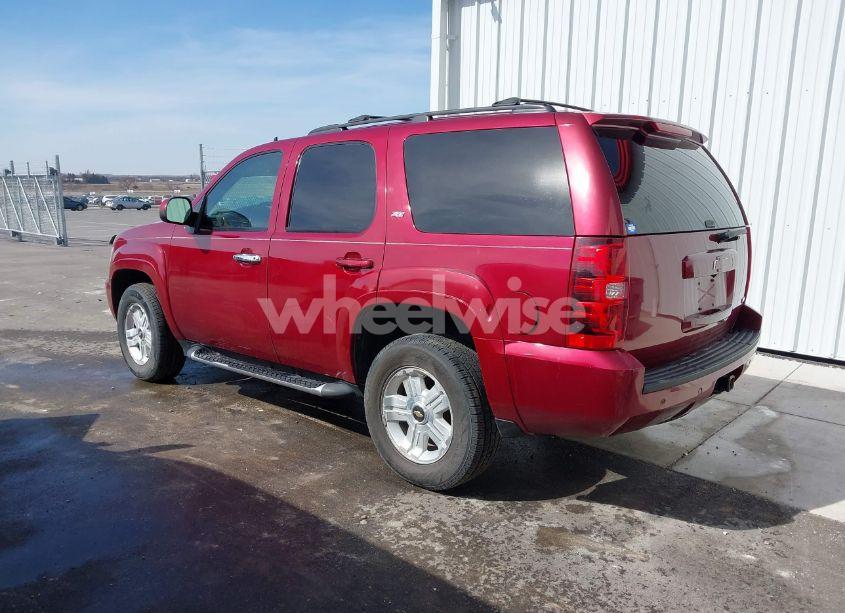 Photo 3 of 2010 Chevrolet Tahoe LT (VIN 1GNUKBE08AR112792)