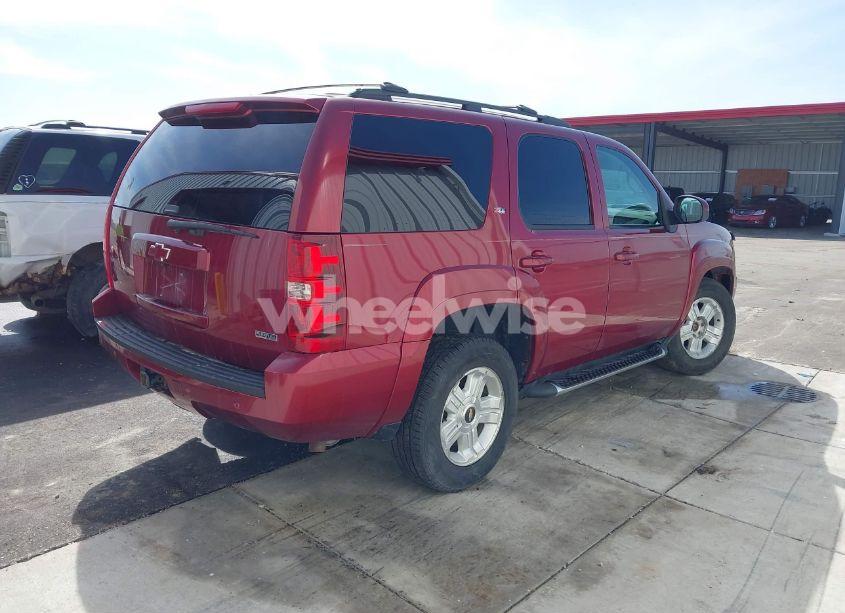 Photo 4 of 2010 Chevrolet Tahoe LT (VIN 1GNUKBE08AR112792)