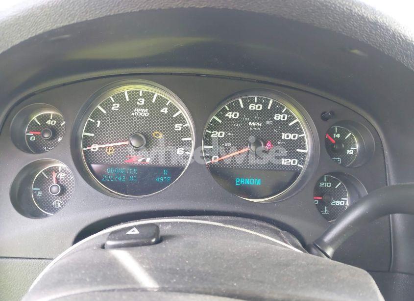 Photo 7 of 2010 Chevrolet Tahoe LT (VIN 1GNUKBE08AR112792)