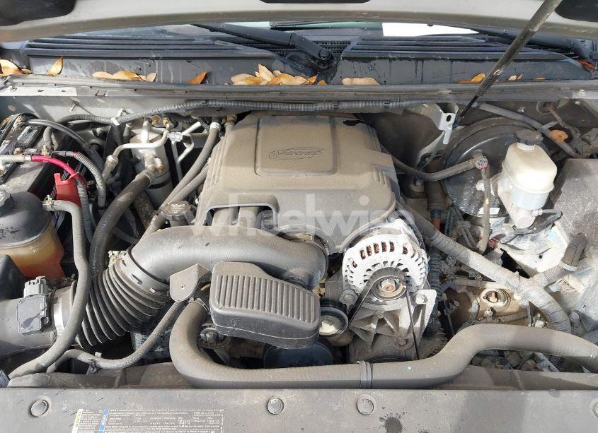 Photo 10 of 2010 Chevrolet Tahoe LT (VIN 1GNUKBE09AR124658)