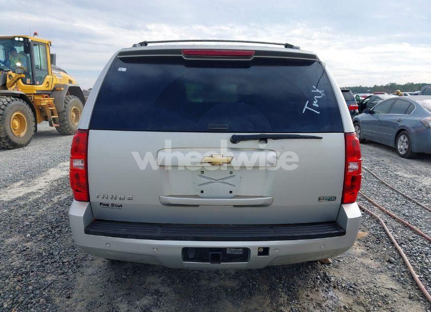 Photo 16 of 2010 Chevrolet Tahoe LT (VIN 1GNUKBE09AR124658)