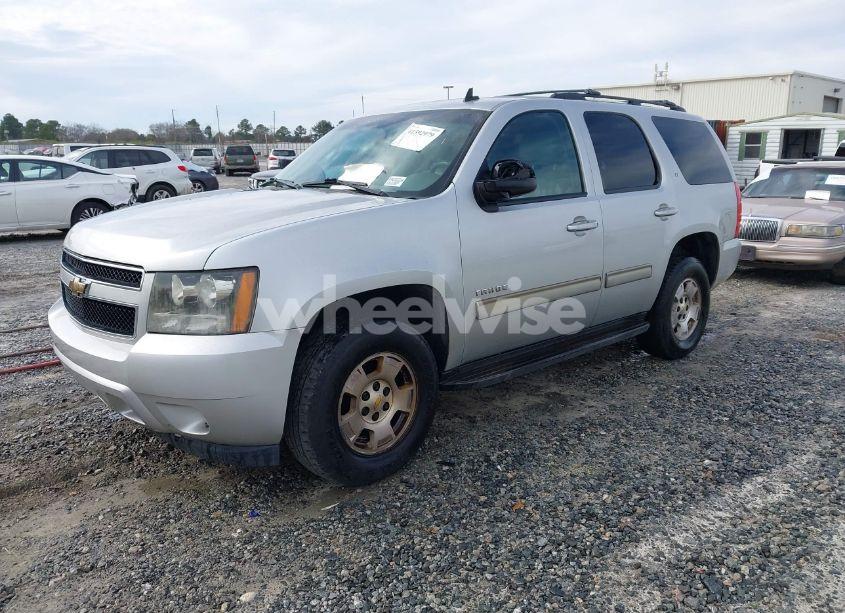 Photo 2 of 2010 Chevrolet Tahoe LT (VIN 1GNUKBE09AR124658)