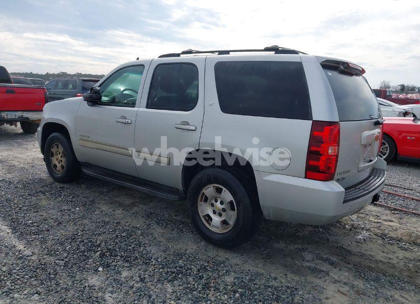 Photo 3 of 2010 Chevrolet Tahoe LT (VIN 1GNUKBE09AR124658)